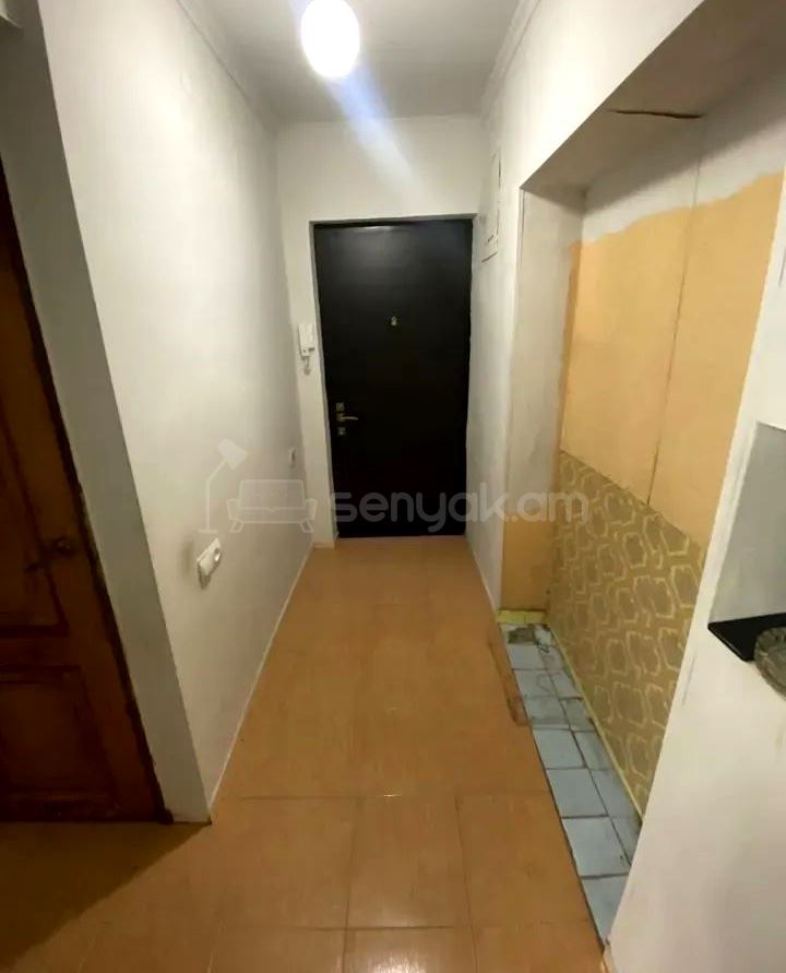 3 Սենյականոց Բնակարան Քարե Շենքում, 57քմ, 5/5 հարկ, Կոսմետիկ Վերանորոգված