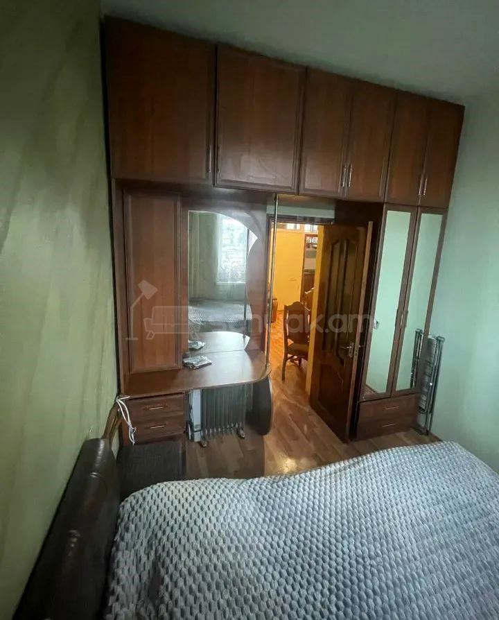 3 Սենյականոց Բնակարան Քարե Շենքում, 67քմ, 3/3 հարկ, Կապիտալ Վերանորոգված