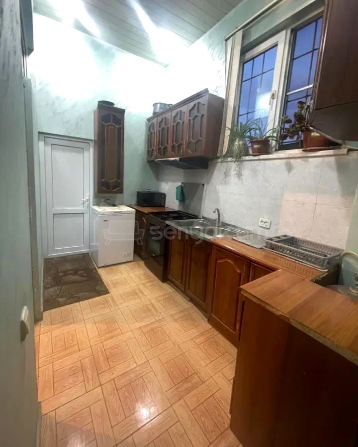 3 Սենյականոց Բնակարան Քարե Շենքում, 67քմ, 3/3 հարկ, Կապիտալ Վերանորոգված