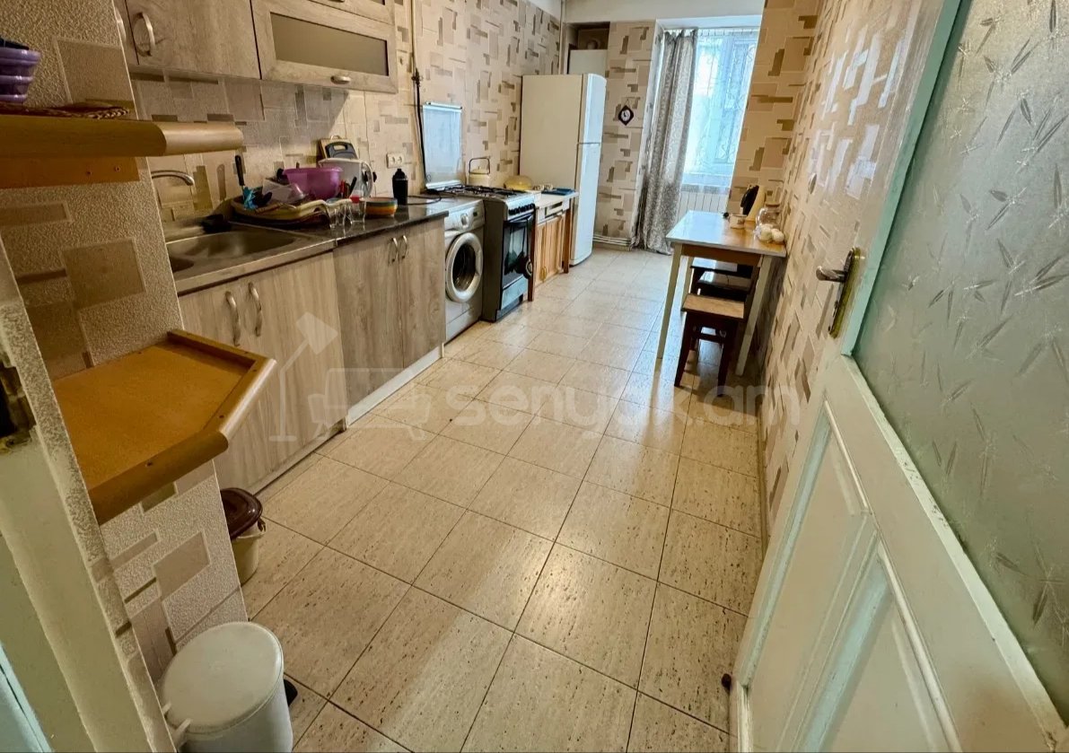 1 Սենյականոց Բնակարան, 50քմ, 5/9 հարկ, Նորմալ Վիճակում, Կահավորված, Արևկող