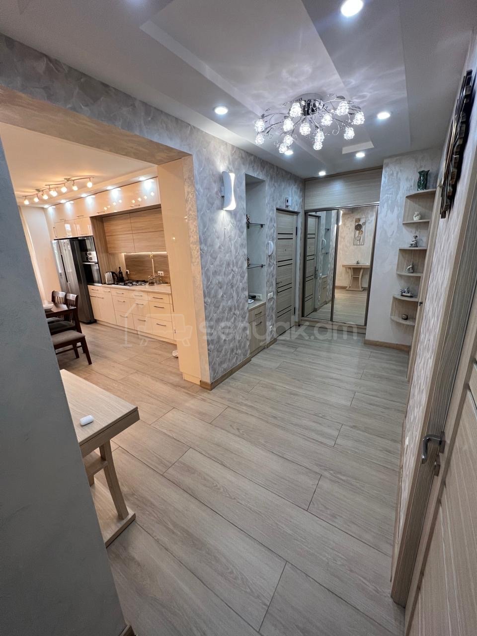 4 Սենյականոց Բնակարան, 90քմ, 7/9 հարկ, Կապիտալ Վերանորոգված