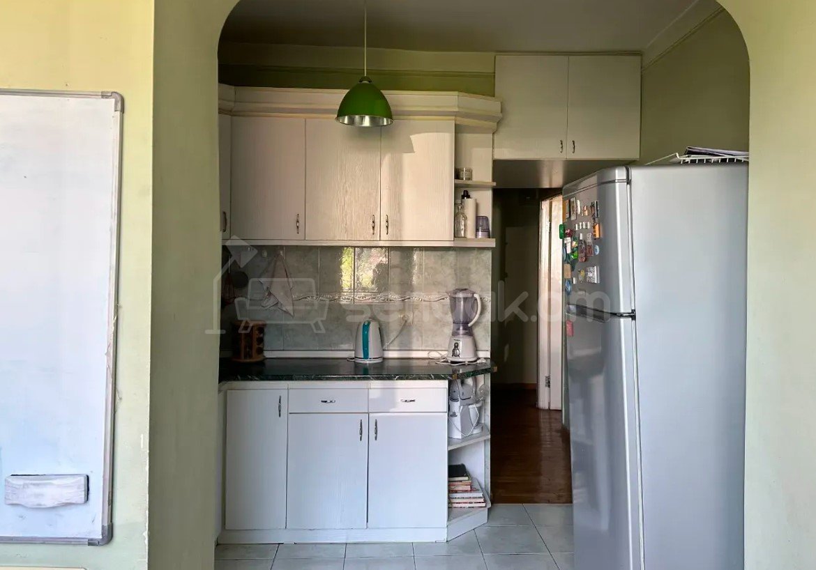 3 Սենյականոց Բնակարան Քարե Շենքում, 65քմ, 5/5 հարկ, Կապիտալ Վերանորոգված, Կահավորված