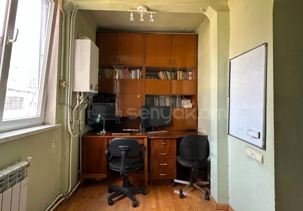 3 Սենյականոց Բնակարան Քարե Շենքում, 65քմ, 5/5 հարկ, Կապիտալ Վերանորոգված, Կահավորված