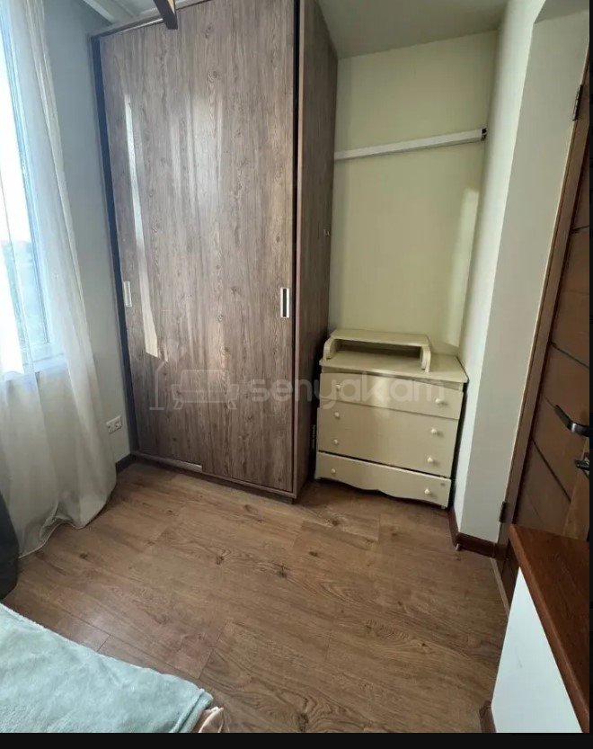 2 Սենյականոց Բնակարան Քարե Շենքում, 46քմ, 4/5 հարկ, Կապիտալ Վերանորոգված, Կահավորված