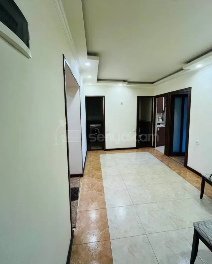 2 Սենյականոց Բնակարան Քարե Շենքում, 86քմ, 2/5 հարկ, Կապիտալ Վերանորոգված, Կահավորված