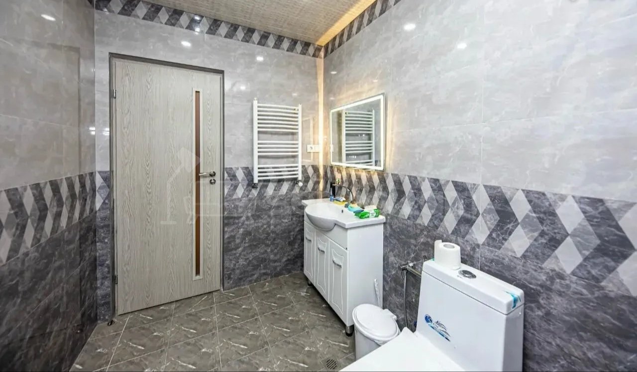 3 Սենյականոց Բնակարան Նորակառույցում, 96քմ, 5/13 հարկ, Կապիտալ Վերանորոգված, Կահավորված, Արևկող