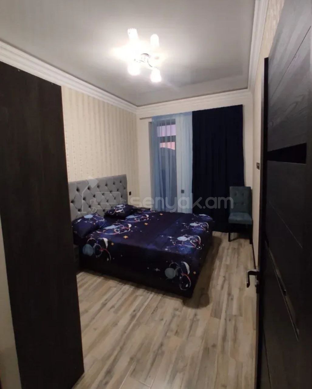 3 Սենյականոց Բնակարան Քարե Շենքում, 95քմ, 4/5 հարկ, Կապիտալ Վերանորոգված, Կահավորված, Արևկող
