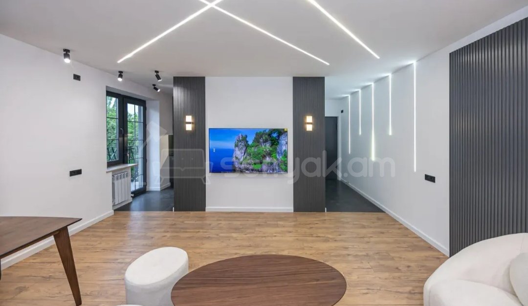 2 Սենյականոց Բնակարան Քարե Շենքում, 57քմ, 3/5 հարկ, Դիզայներական Վերանորոգված