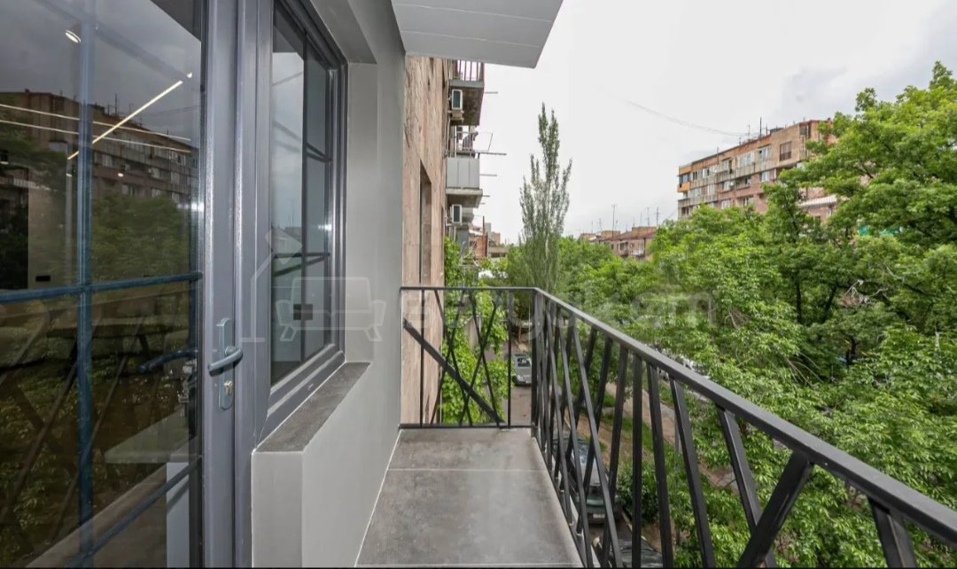 2 Սենյականոց Բնակարան Քարե Շենքում, 57քմ, 3/5 հարկ, Դիզայներական Վերանորոգված
