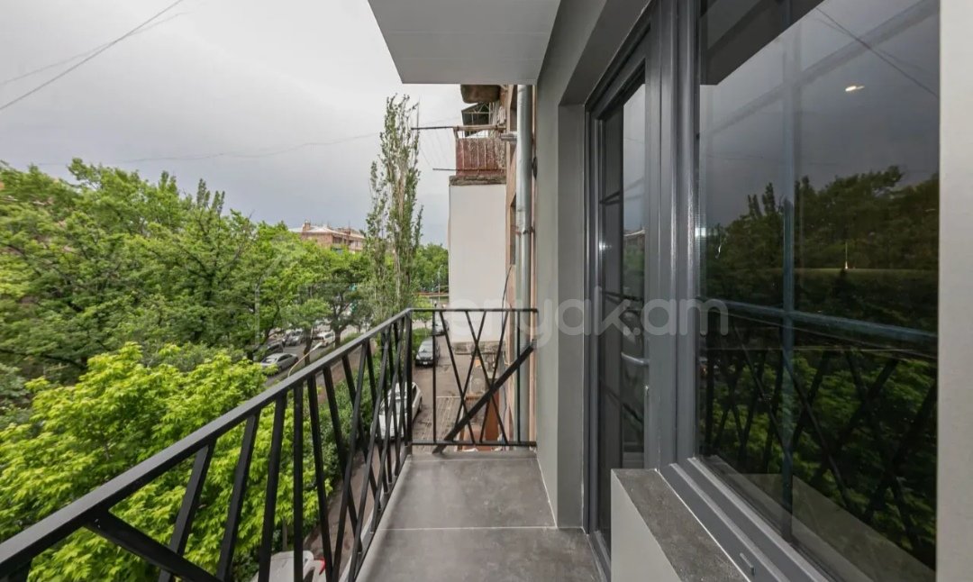 2 Սենյականոց Բնակարան Քարե Շենքում, 57քմ, 3/5 հարկ, Դիզայներական Վերանորոգված