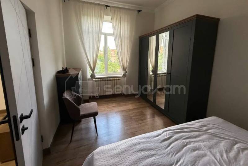 3 Սենյականոց Բնակարան Քարե Շենքում, 70քմ, 3/4 հարկ, Կապիտալ Վերանորոգված, Կահավորված, Արևկող
