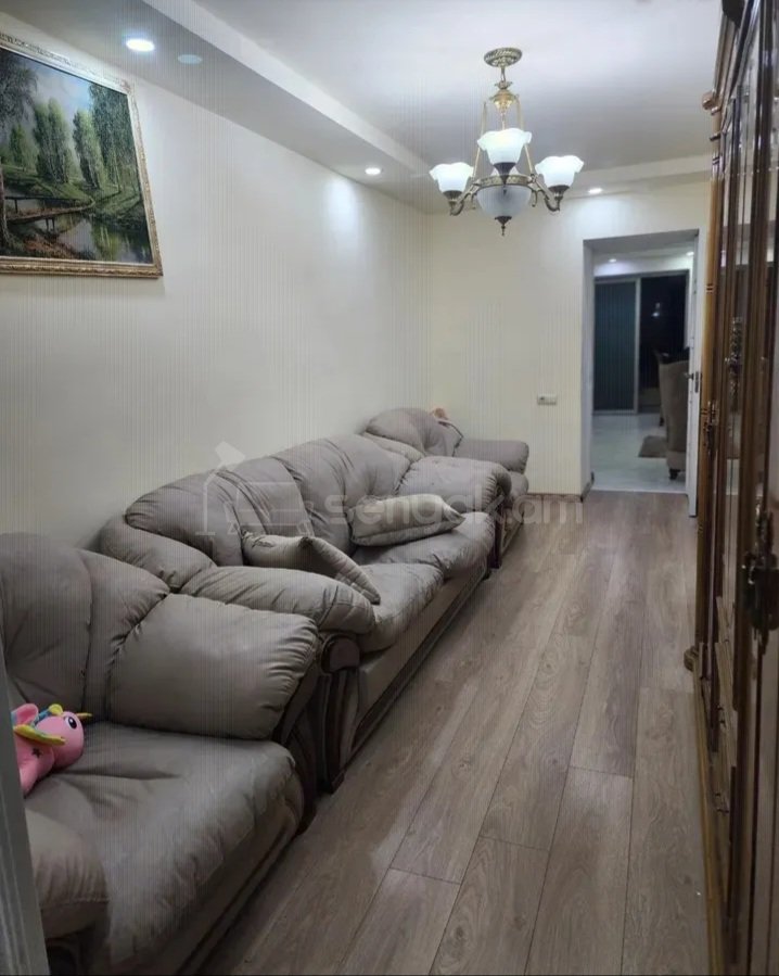 5 Սենյականոց Բնակարան Քարե Շենքում, 124քմ, 3/5 հարկ, Կապիտալ Վերանորոգված