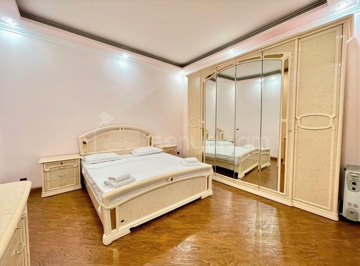 4 Սենյականոց Բնակարան, 200քմ, 3/5 հարկ, Կապիտալ Վերանորոգված