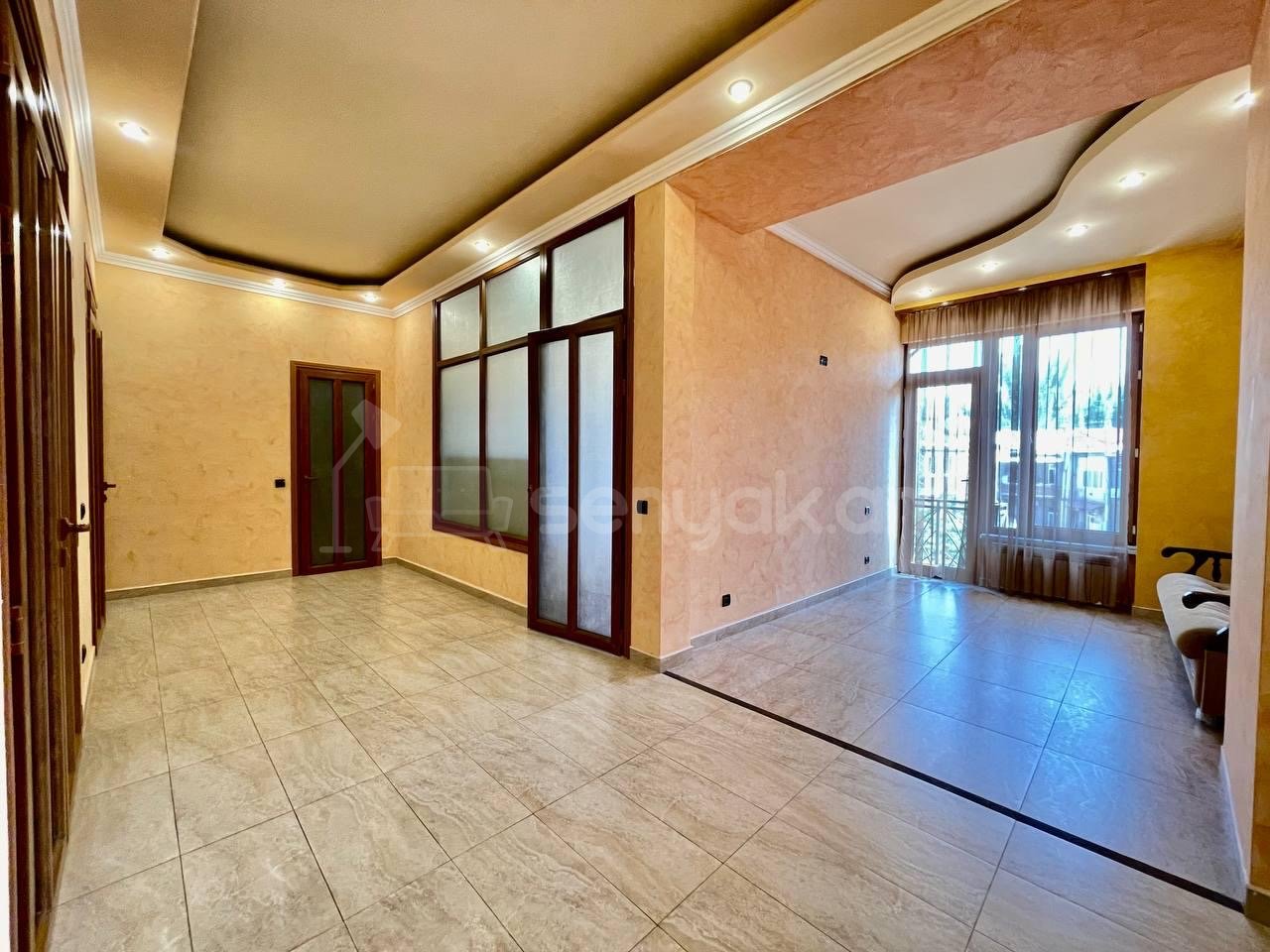 4 Սենյականոց Բնակարան, 200քմ, 3/5 հարկ, Կապիտալ Վերանորոգված