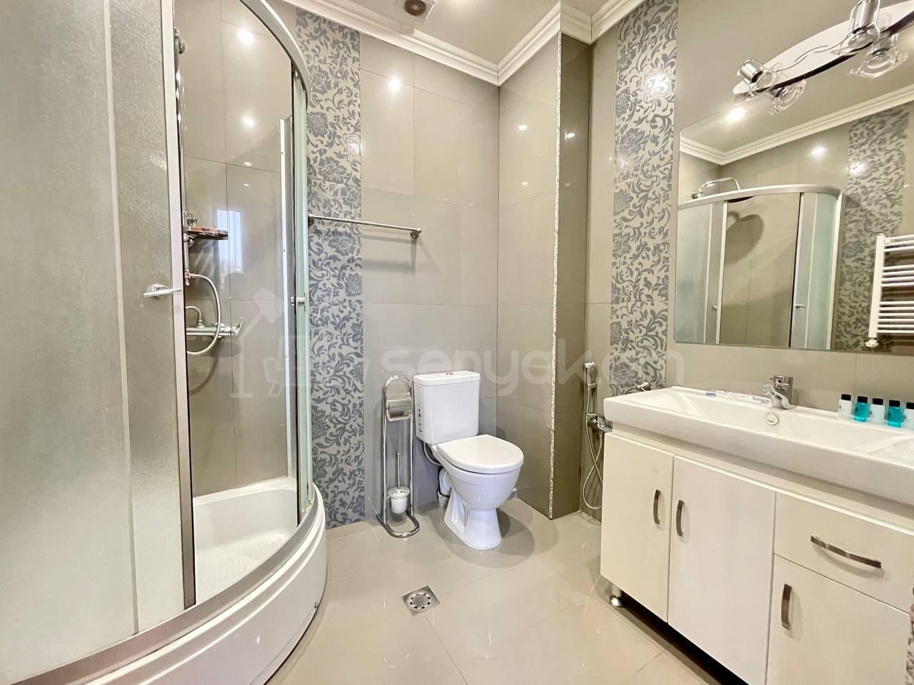 4 Սենյականոց Բնակարան, 200քմ, 3/5 հարկ, Կապիտալ Վերանորոգված
