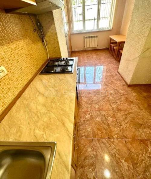 2 Սենյականոց Բնակարան Քարե Շենքում, 65քմ, 2/5 հարկ, Կապիտալ Վերանորոգված, Կահավորված, Արևկող