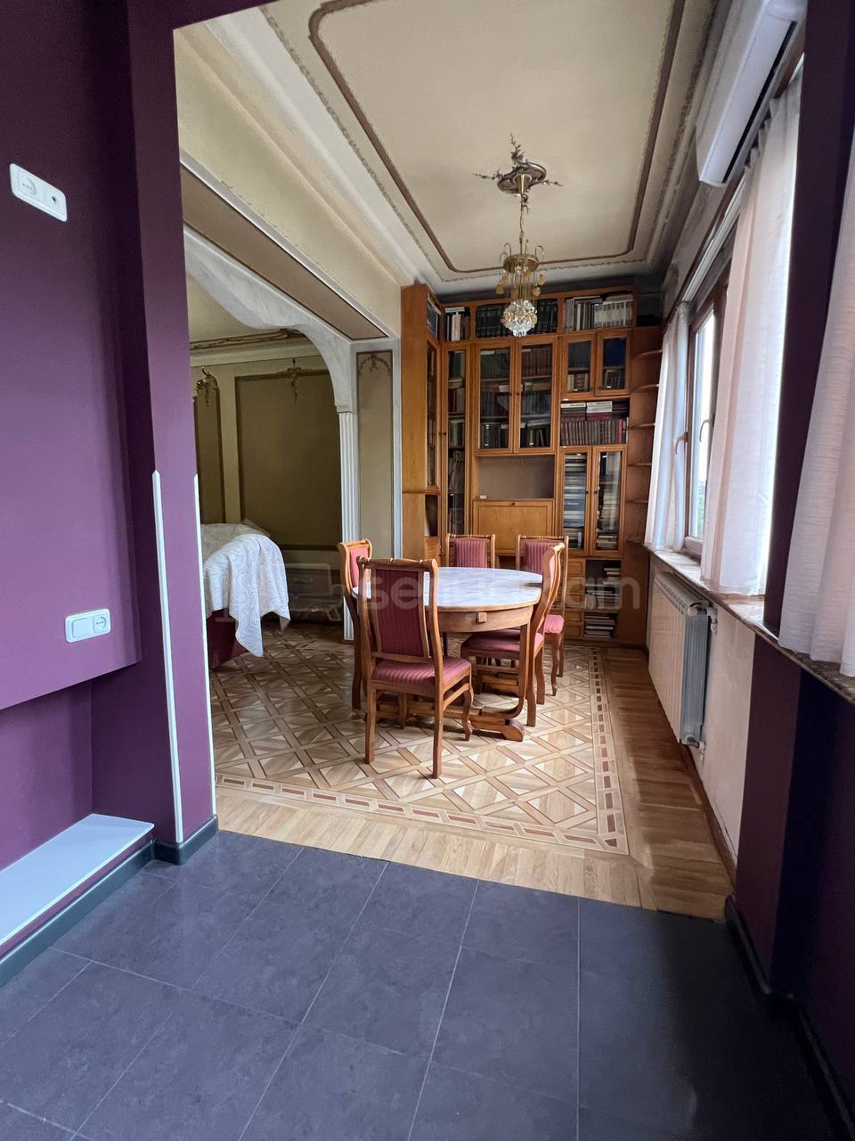 3 Սենյականոց Բնակարան Քարե Շենքում, 100քմ, 2/5 հարկ, Կապիտալ Վերանորոգված, Կահավորված