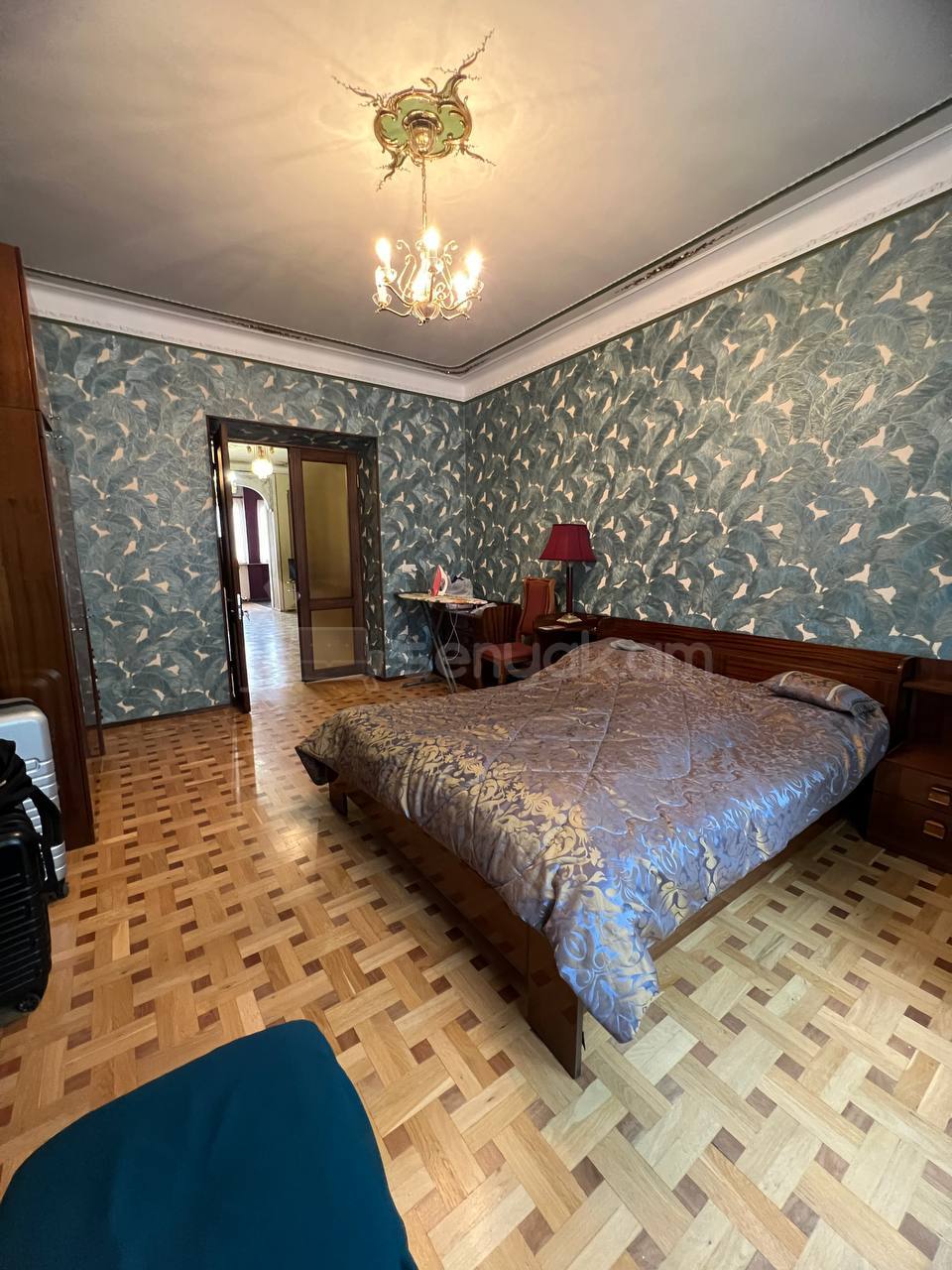 3 Սենյականոց Բնակարան Քարե Շենքում, 100քմ, 2/5 հարկ, Կապիտալ Վերանորոգված, Կահավորված