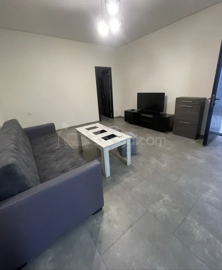 2 Սենյականոց Բնակարան Քարե Շենքում, 56քմ, 2/2 հարկ, Կապիտալ Վերանորոգված, Կահավորված