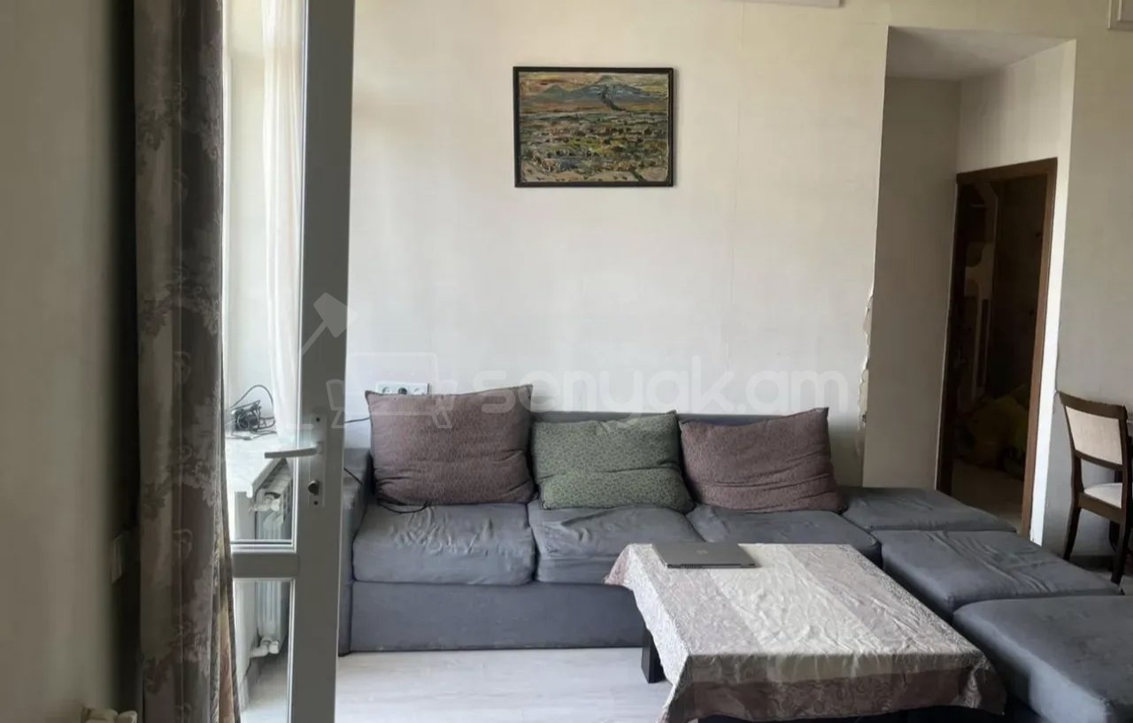 3 Սենյականոց Բնակարան Քարե Շենքում, 67քմ, 5/5 հարկ, Կապիտալ Վերանորոգված, Կահավորված, Արևկող