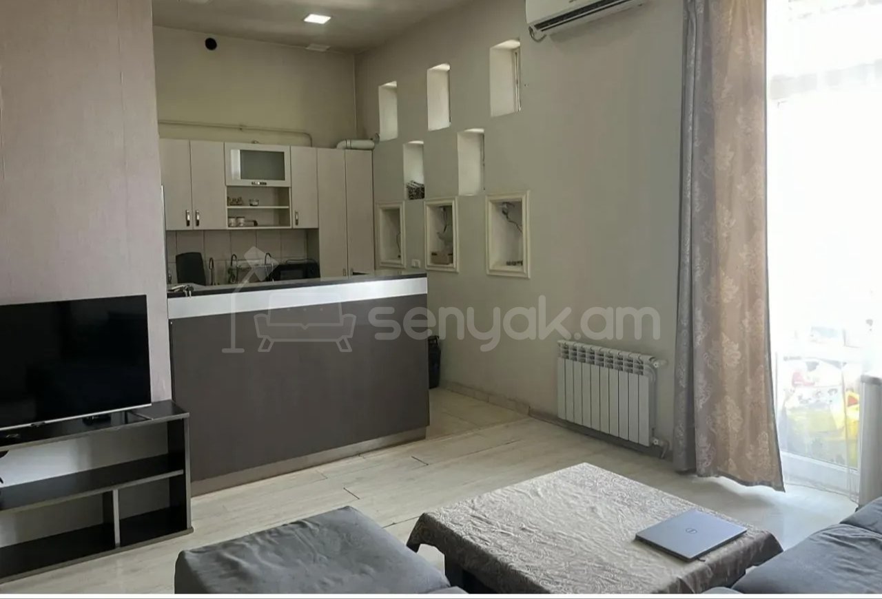 3 Սենյականոց Բնակարան Քարե Շենքում, 67քմ, 5/5 հարկ, Կապիտալ Վերանորոգված, Կահավորված, Արևկող