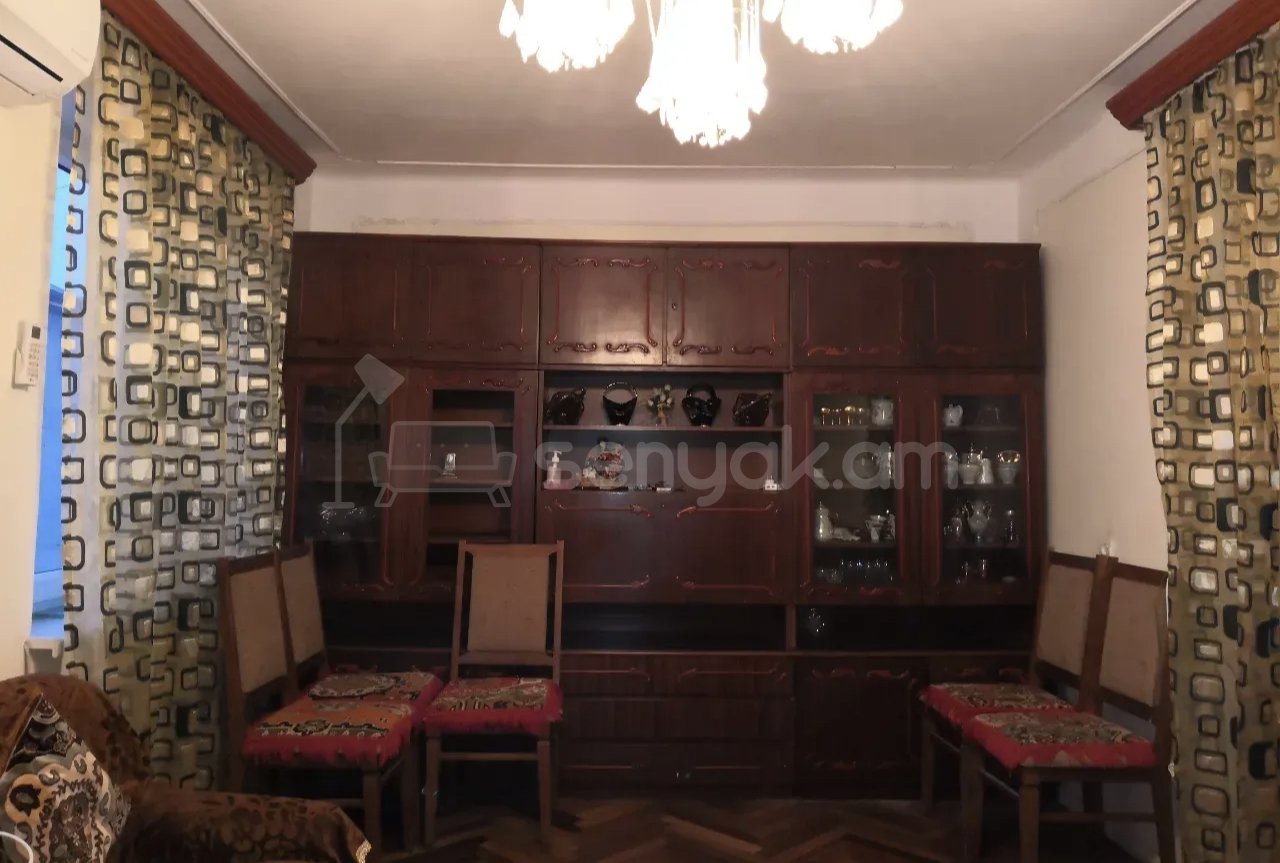 2 Սենյականոց Բնակարան Քարե Շենքում, 67քմ, 3/5 հարկ, Նորմալ Վիճակում, Կահավորված, Արևկող