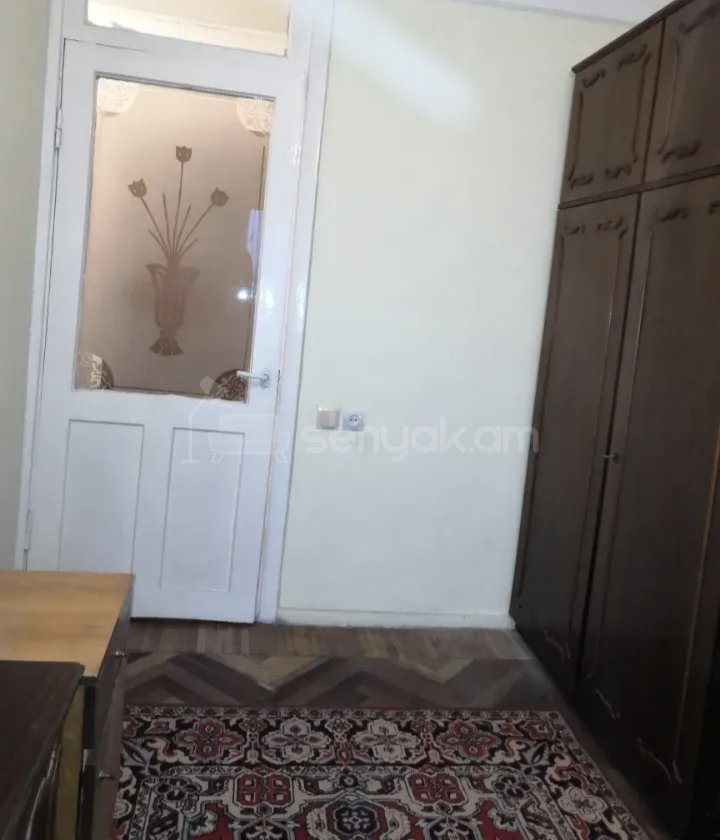2 Սենյականոց Բնակարան Քարե Շենքում, 67քմ, 3/5 հարկ, Նորմալ Վիճակում, Կահավորված, Արևկող