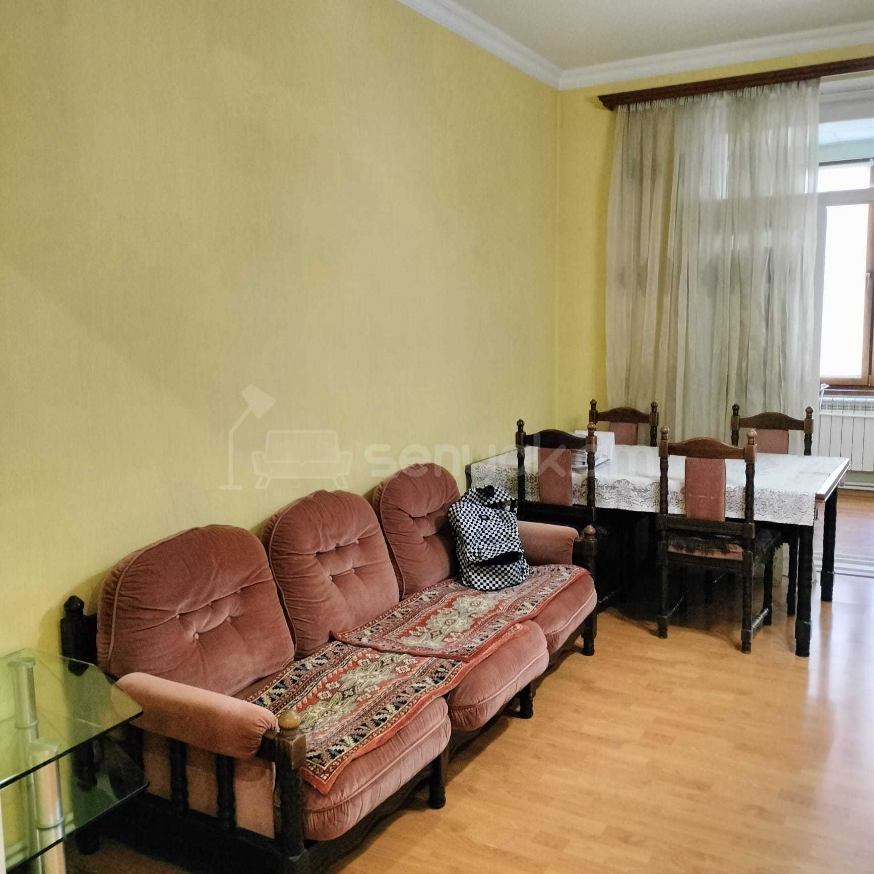 2 Սենյականոց Բնակարան Քարե Շենքում, 70քմ, 2/5 հարկ, Կապիտալ Վերանորոգված, Կահավորված, Արևկող