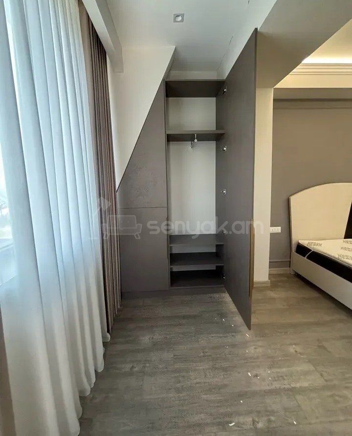 2 Սենյականոց Բնակարան Քարե Շենքում, 55քմ, 4/4 հարկ, Կապիտալ Վերանորոգված