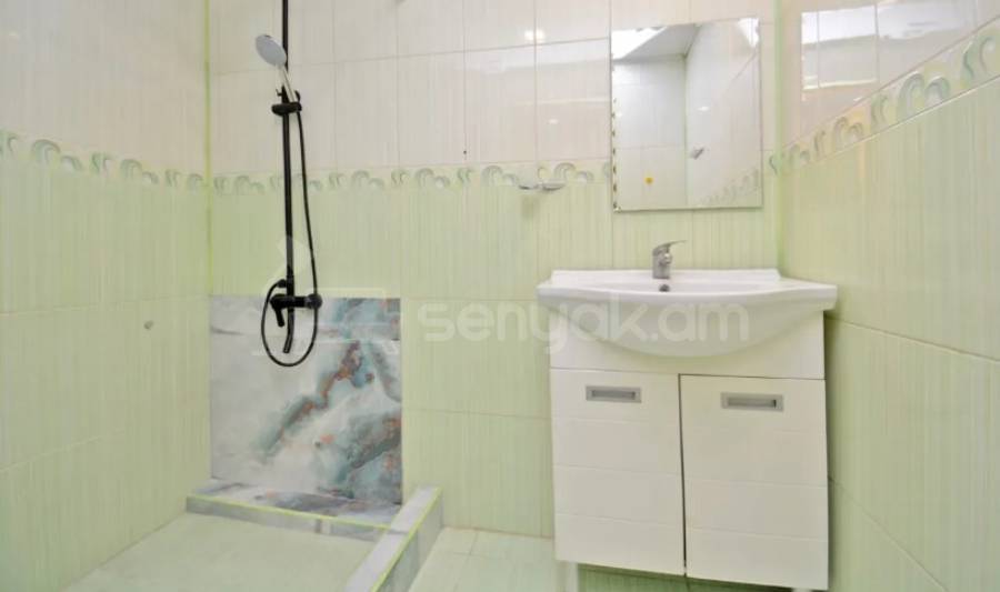 3 Սենյականոց Բնակարան, 75քմ, 9/9 հարկ, Կապիտալ Վերանորոգված, Կահավորված, Արևկող