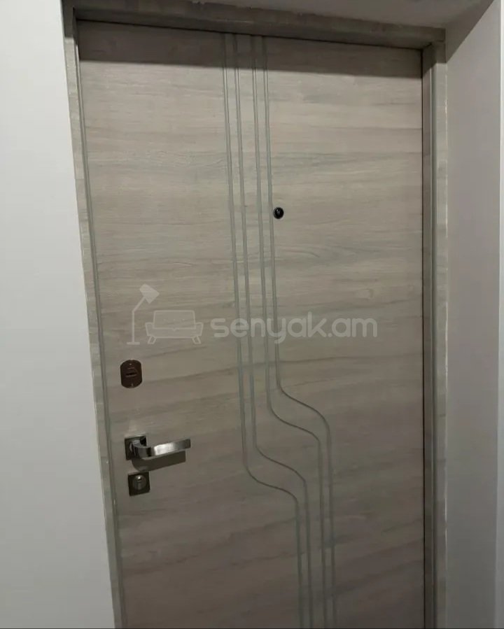 2 Սենյականոց Բնակարան Քարե Շենքում, 62քմ, 5/5 հարկ, Կապիտալ Վերանորոգված