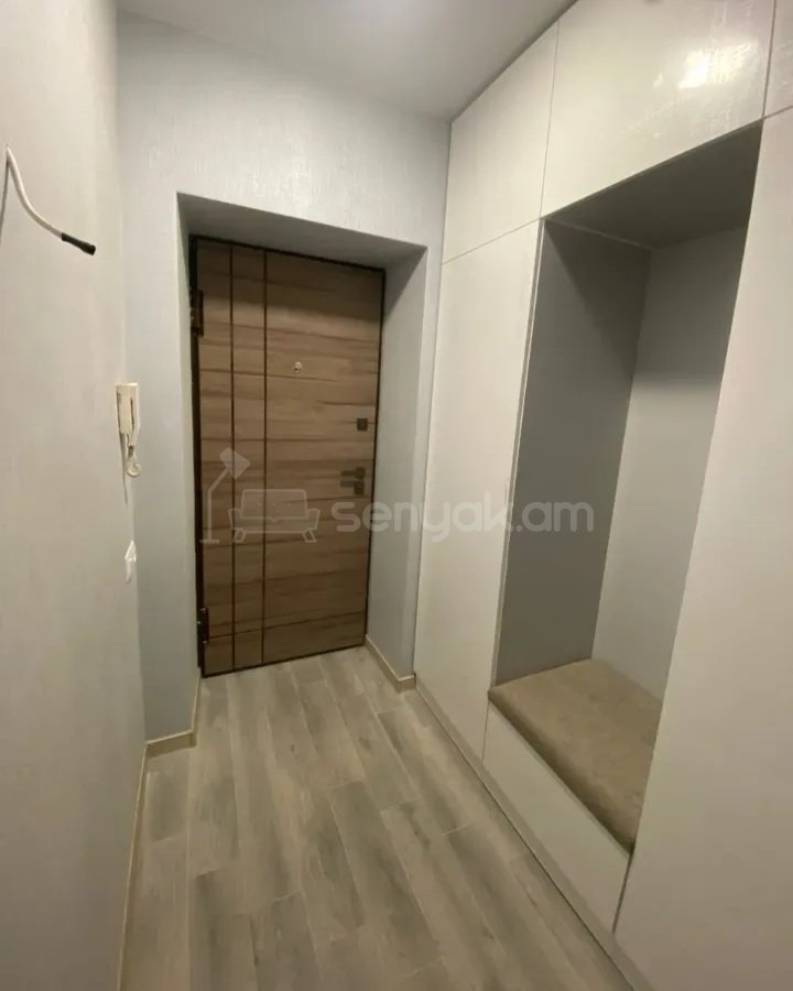 3 Սենյականոց Բնակարան Քարե Շենքում, 83քմ, 1/5 հարկ, Կապիտալ Վերանորոգված