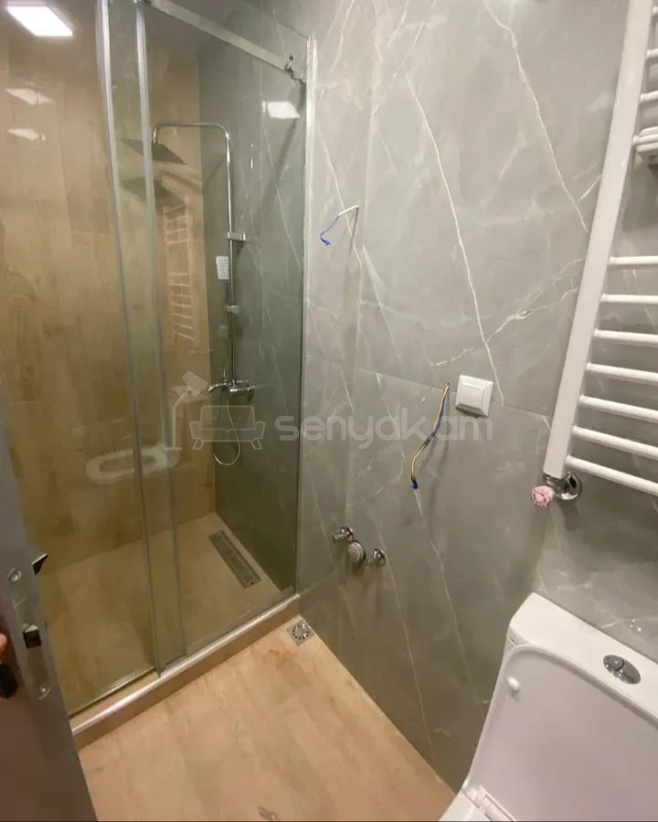 3 Սենյականոց Բնակարան Քարե Շենքում, 83քմ, 1/5 հարկ, Կապիտալ Վերանորոգված