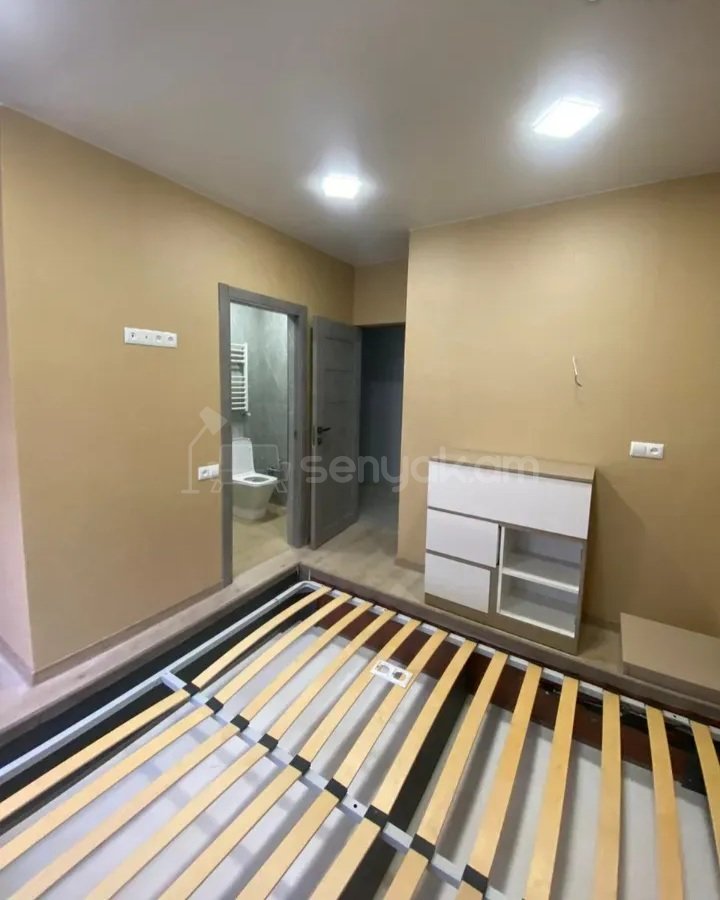3 Սենյականոց Բնակարան Քարե Շենքում, 83քմ, 1/5 հարկ, Կապիտալ Վերանորոգված