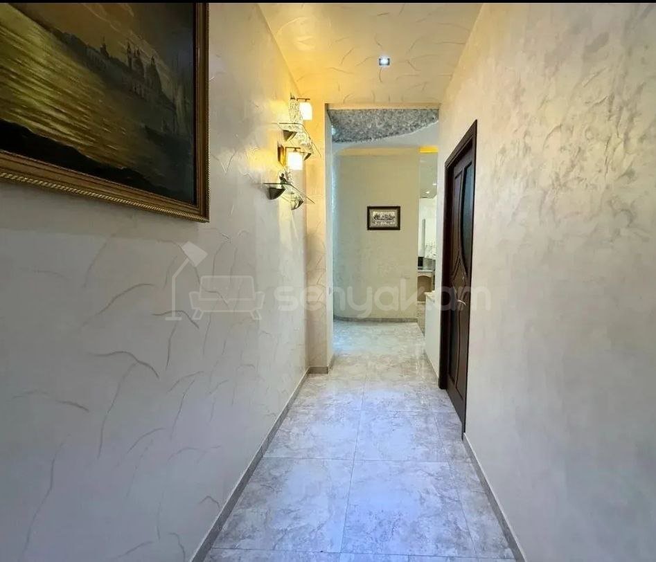 4 Սենյականոց Բնակարան Քարե Շենքում, 140քմ, 1/7 հարկ, Դիզայներական Վերանորոգված