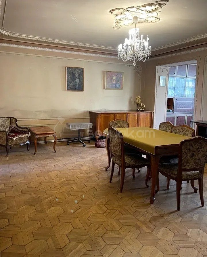 2 Սենյականոց Բնակարան Քարե Շենքում, 81քմ, 2/4 հարկ, Պետական Վիճակում