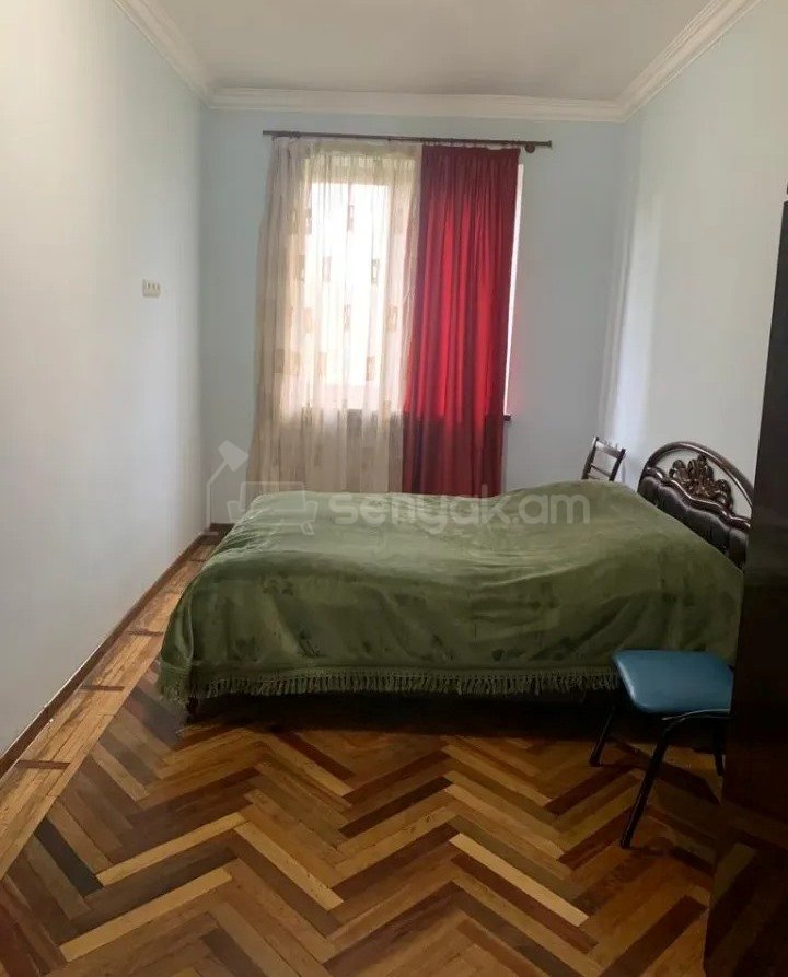 3 Սենյականոց Բնակարան Քարե Շենքում, 60քմ, 5/5 հարկ, Կապիտալ Վերանորոգված
