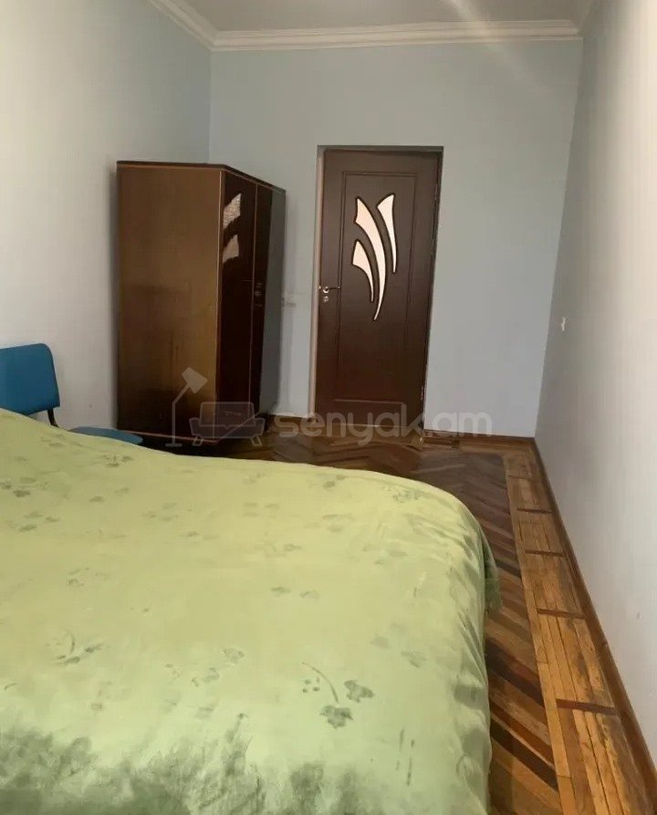 3 Սենյականոց Բնակարան Քարե Շենքում, 60քմ, 5/5 հարկ, Կապիտալ Վերանորոգված