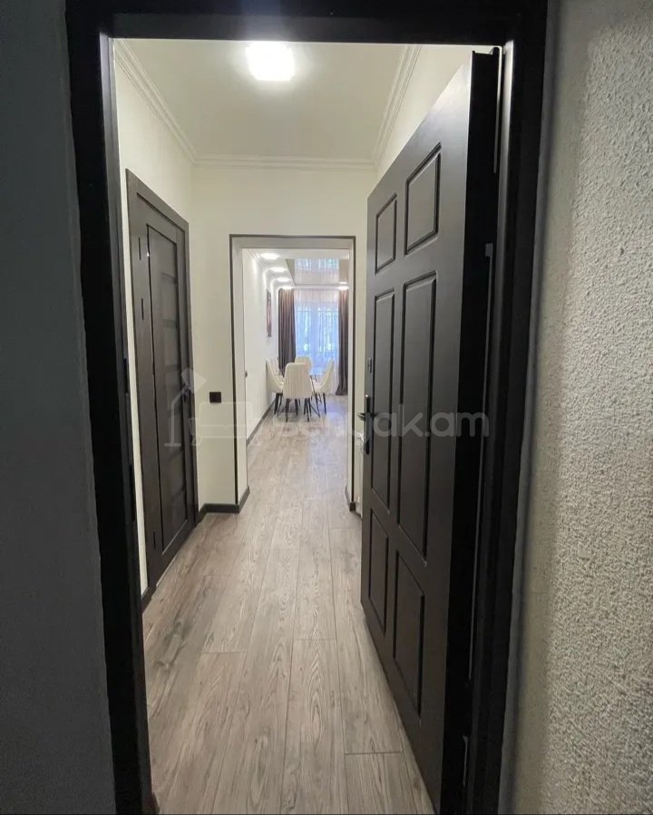 3 Սենյականոց Բնակարան, 70քմ, 1/9 հարկ, Դիզայներական Վերանորոգված