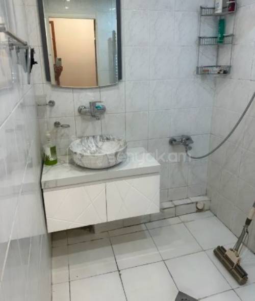 3 Սենյականոց Բնակարան Քարե Շենքում, 68քմ, 3/5 հարկ, Կապիտալ Վերանորոգված, Կահավորված, Արևկող