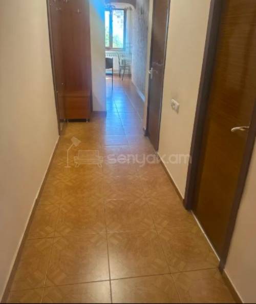 3 Սենյականոց Բնակարան Քարե Շենքում, 68քմ, 3/5 հարկ, Կապիտալ Վերանորոգված, Կահավորված, Արևկող
