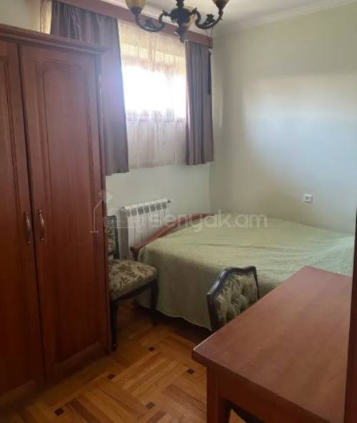 3 Սենյականոց Բնակարան Քարե Շենքում, 68քմ, 3/5 հարկ, Կապիտալ Վերանորոգված, Կահավորված, Արևկող