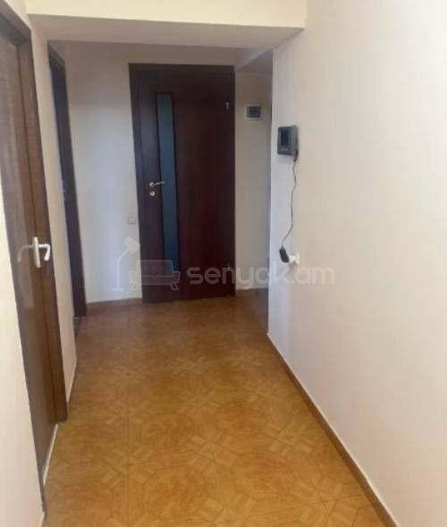 3 Սենյականոց Բնակարան Քարե Շենքում, 68քմ, 3/5 հարկ, Կապիտալ Վերանորոգված, Կահավորված, Արևկող