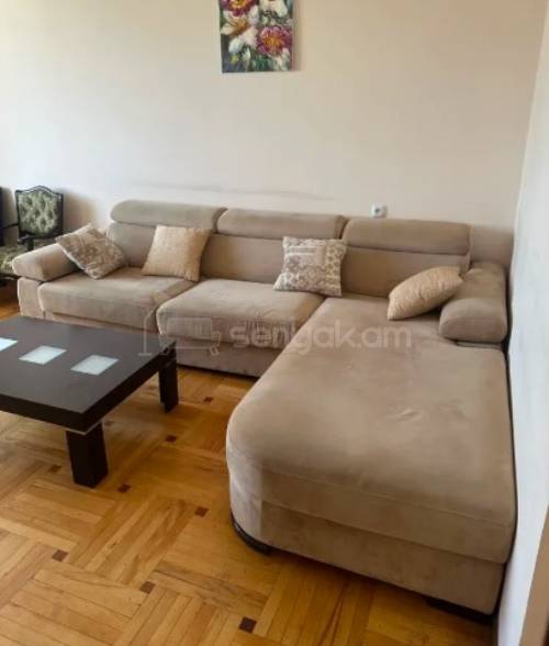 3 Սենյականոց Բնակարան Քարե Շենքում, 68քմ, 3/5 հարկ, Կապիտալ Վերանորոգված, Կահավորված, Արևկող