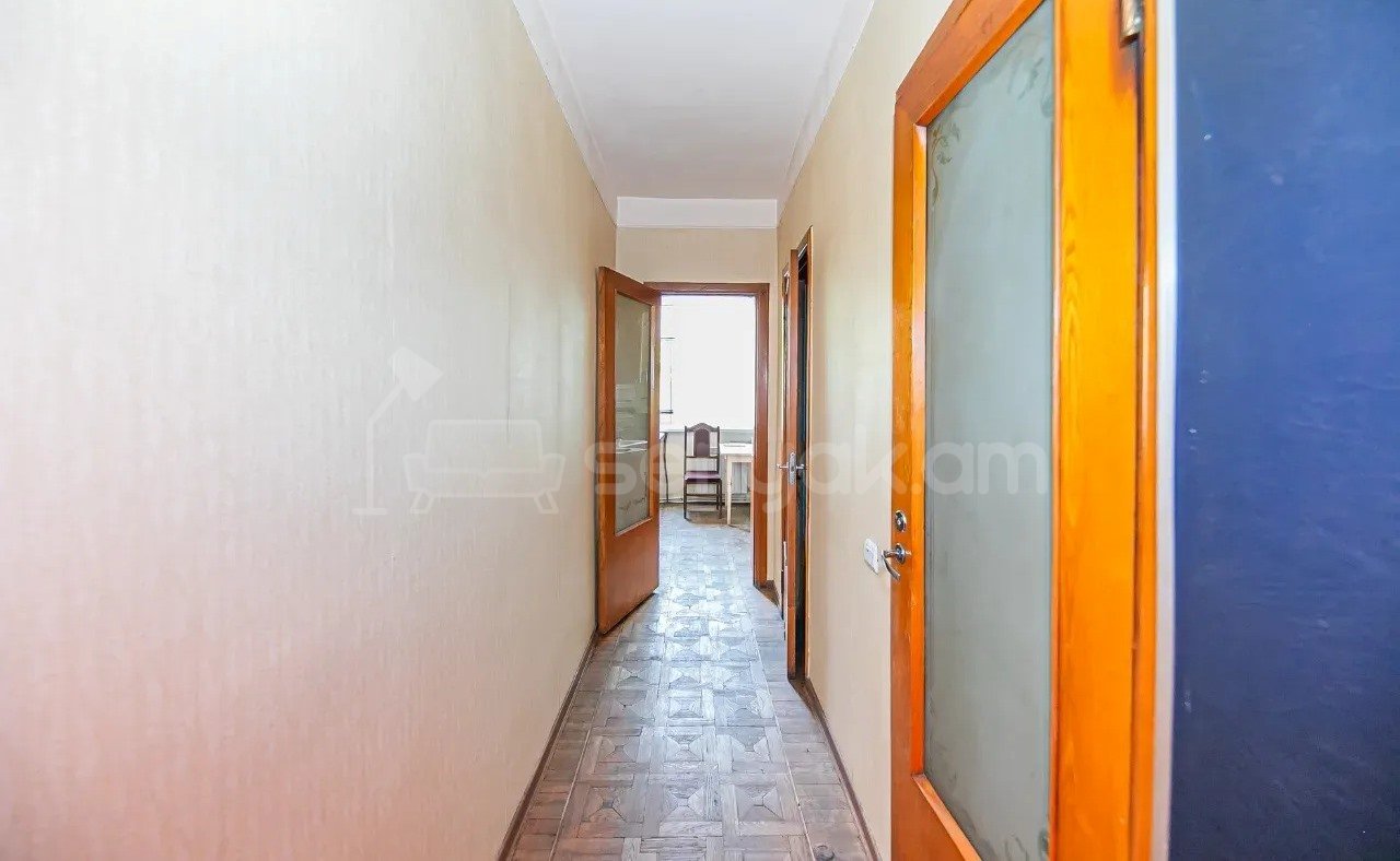2 Սենյականոց Բնակարան Քարե Շենքում, 81քմ, 2/4 հարկ, Նորմալ Վիճակում