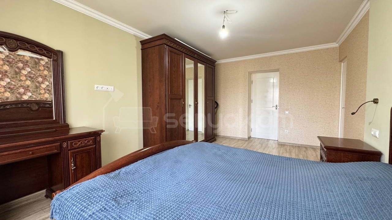 3 Սենյականոց Բնակարան Քարե Շենքում, 73քմ, 4/5 հարկ, Կապիտալ Վերանորոգված