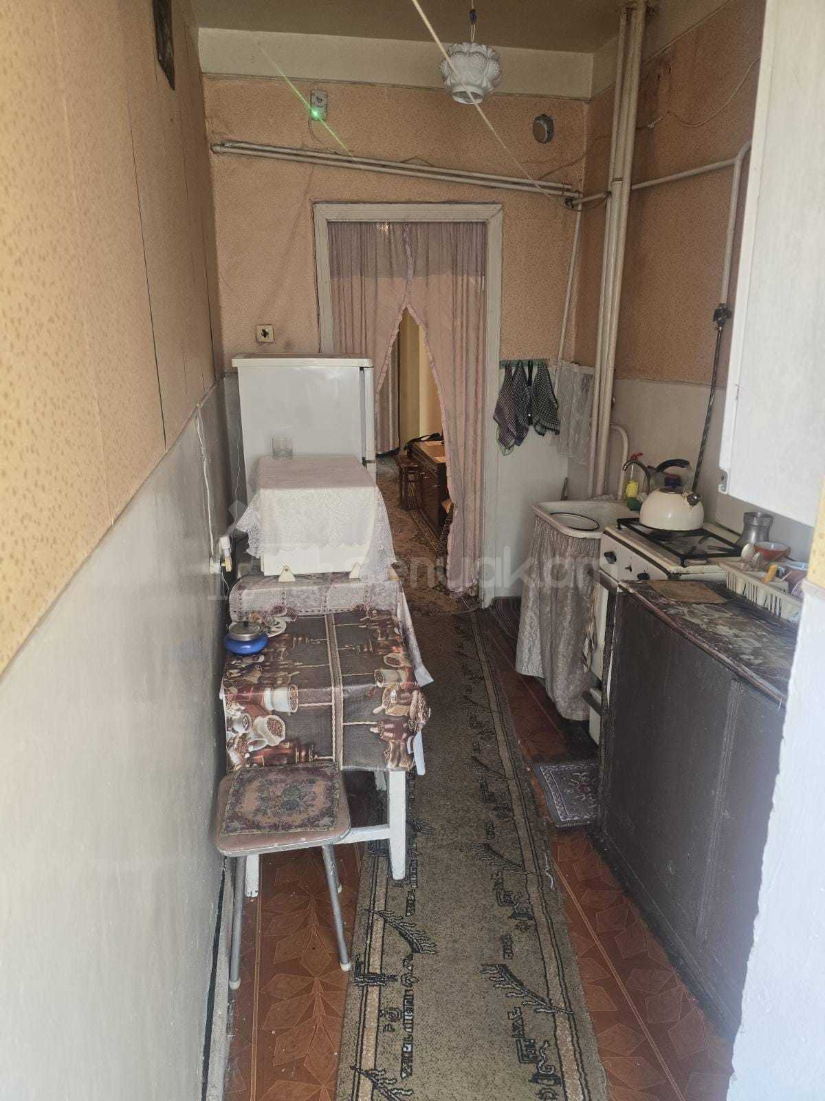 2 Սենյականոց Բնակարան Քարե Շենքում, 65քմ, 4/5 հարկ, Պետական Վիճակում