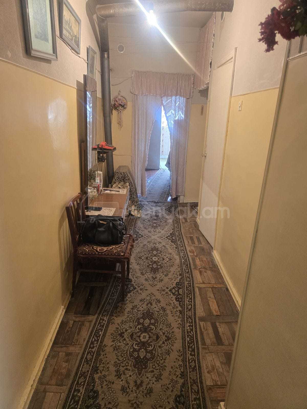2 Սենյականոց Բնակարան Քարե Շենքում, 65քմ, 4/5 հարկ, Պետական Վիճակում