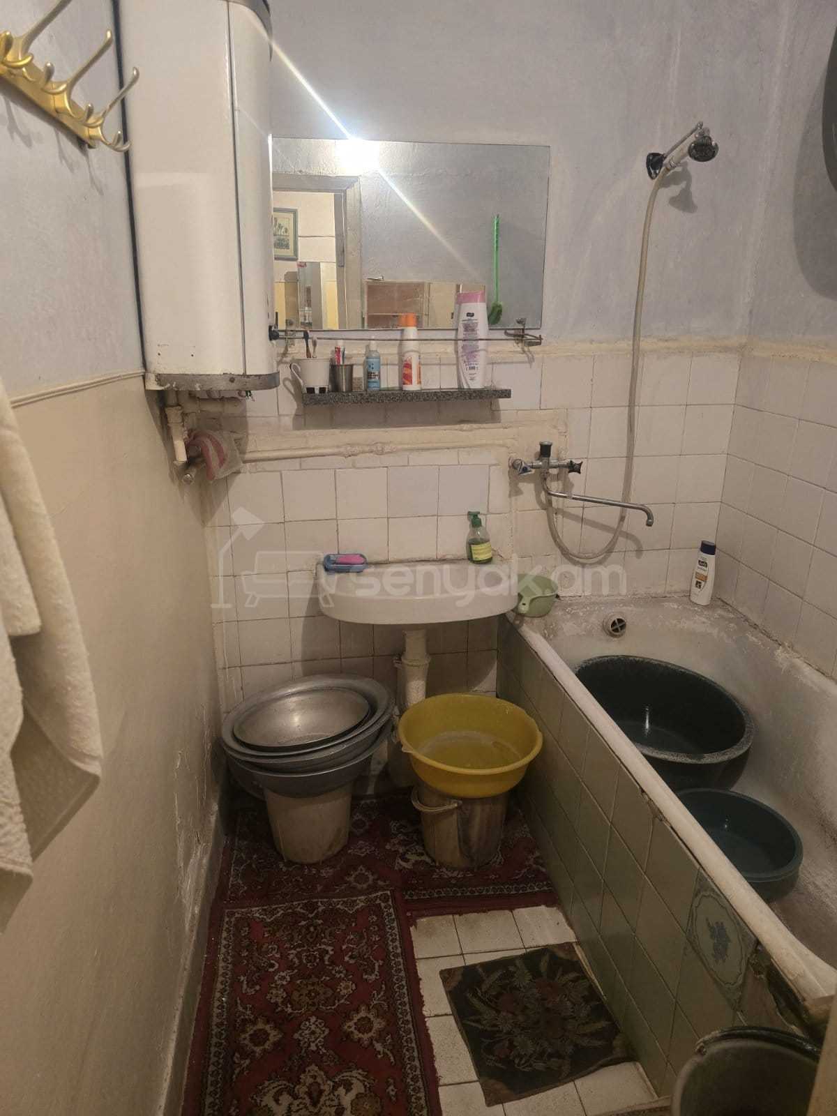 2 Սենյականոց Բնակարան Քարե Շենքում, 65քմ, 4/5 հարկ, Պետական Վիճակում