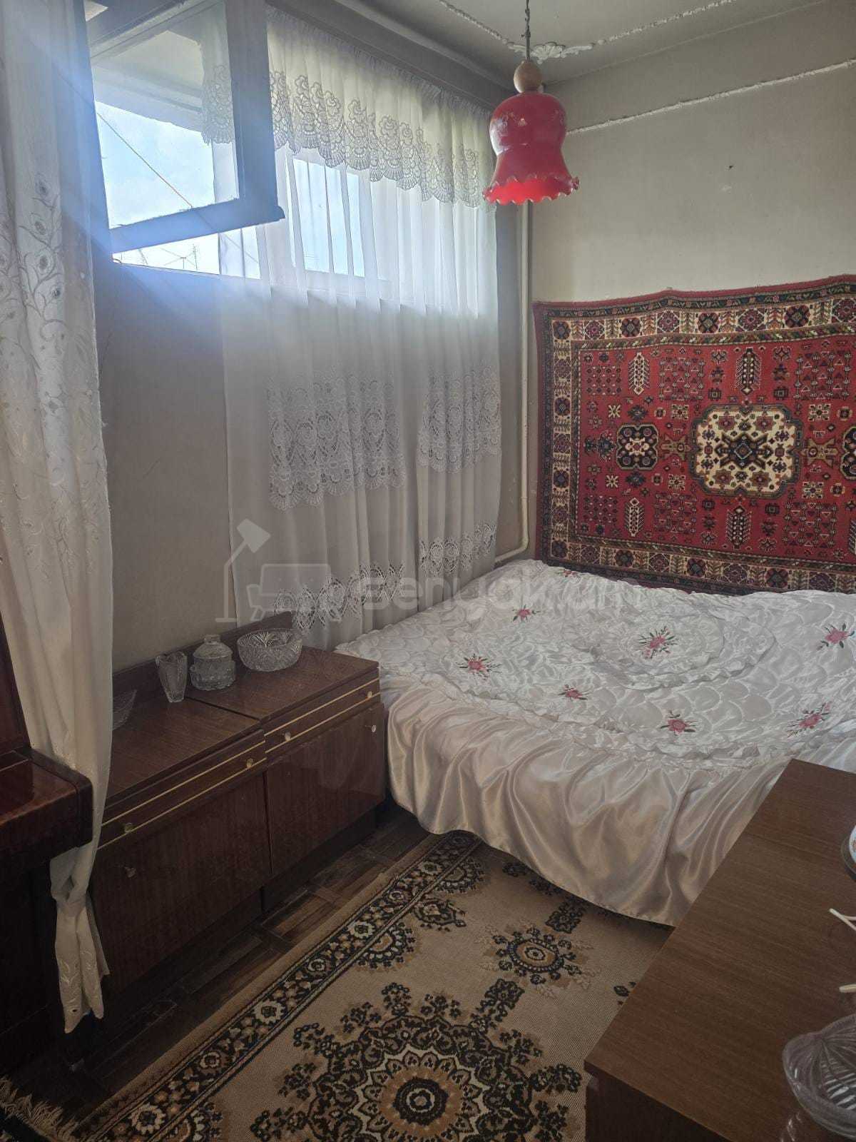 2 Սենյականոց Բնակարան Քարե Շենքում, 65քմ, 4/5 հարկ, Պետական Վիճակում